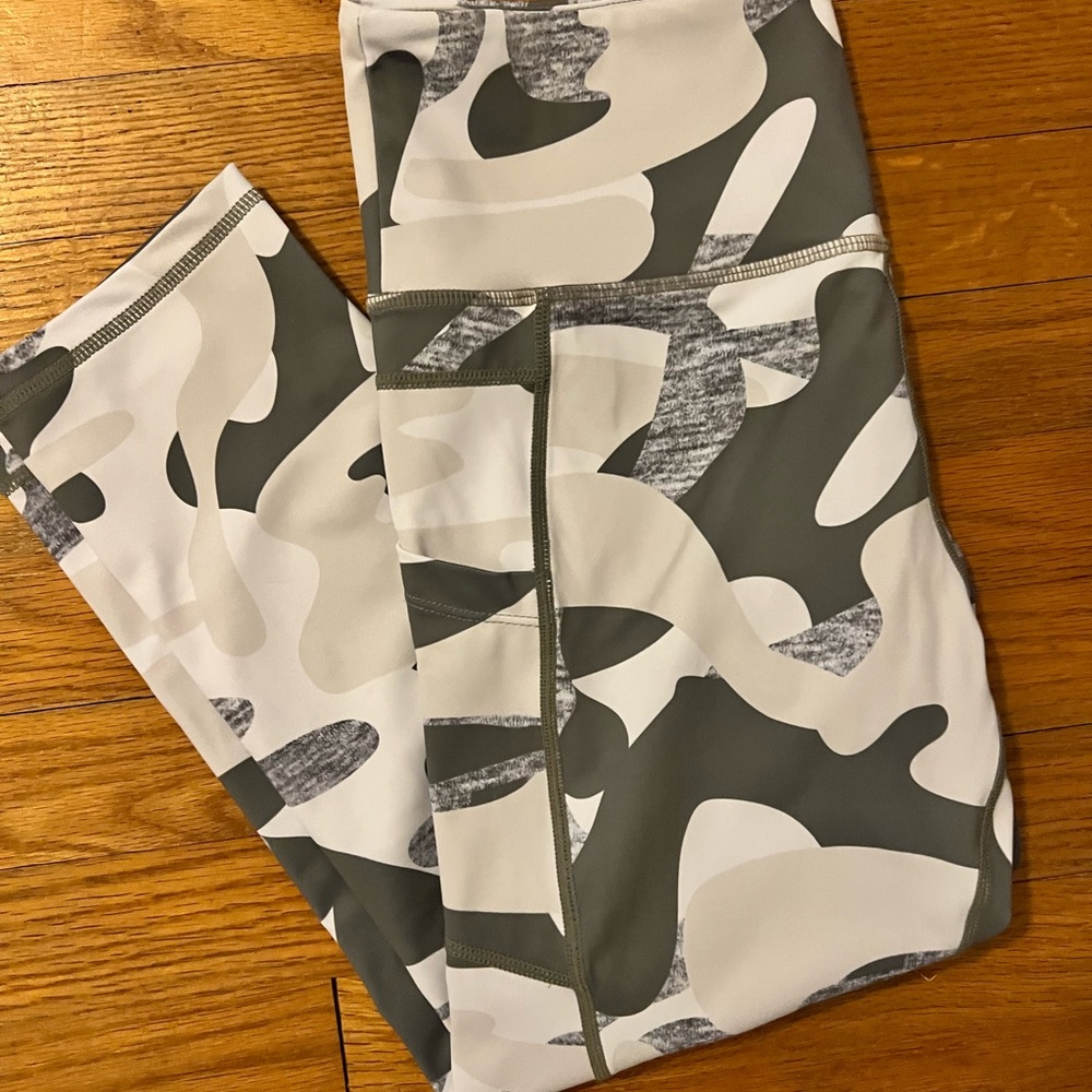 Grey camo light n tight